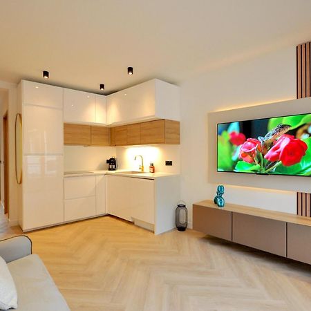 Monaco # Menton - 6 Persons - 2 Bedrooms - Full Renovated - Private Parking - Hypercenter - Clim - Beach And Sun Мантон Екстер'єр фото