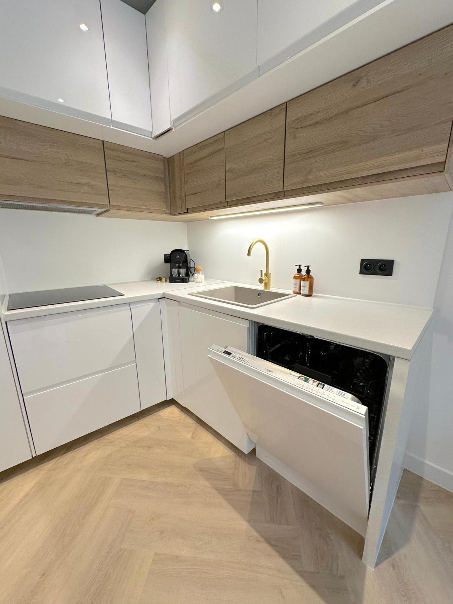 Monaco # Menton - 6 Persons - 2 Bedrooms - Full Renovated - Private Parking - Hypercenter - Clim - Beach And Sun Мантон Екстер'єр фото